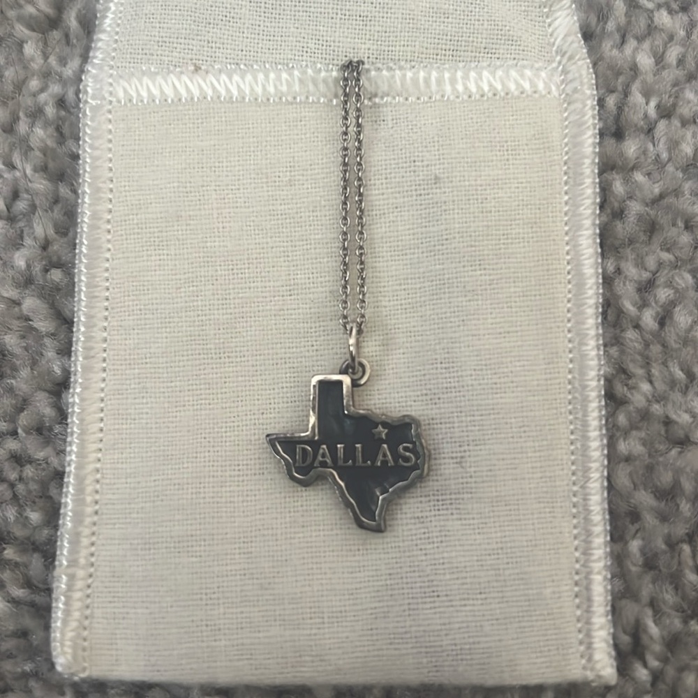 James Avery Dallas Necklace